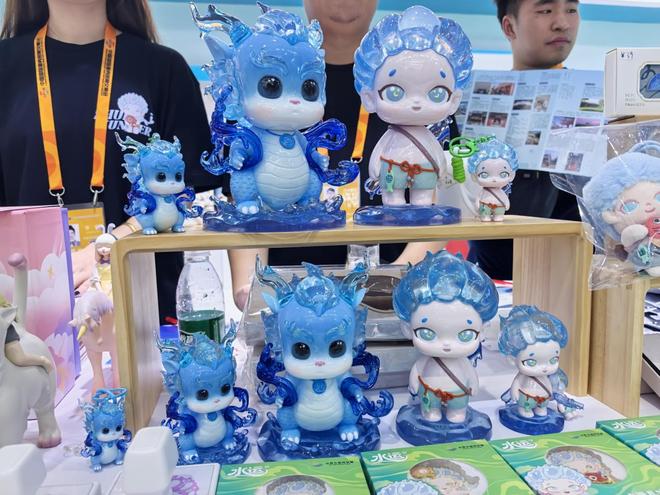 浸体验……服贸会上文创“花式”上新麻将胡了试玩京味文创、AR互动、沉(图7)